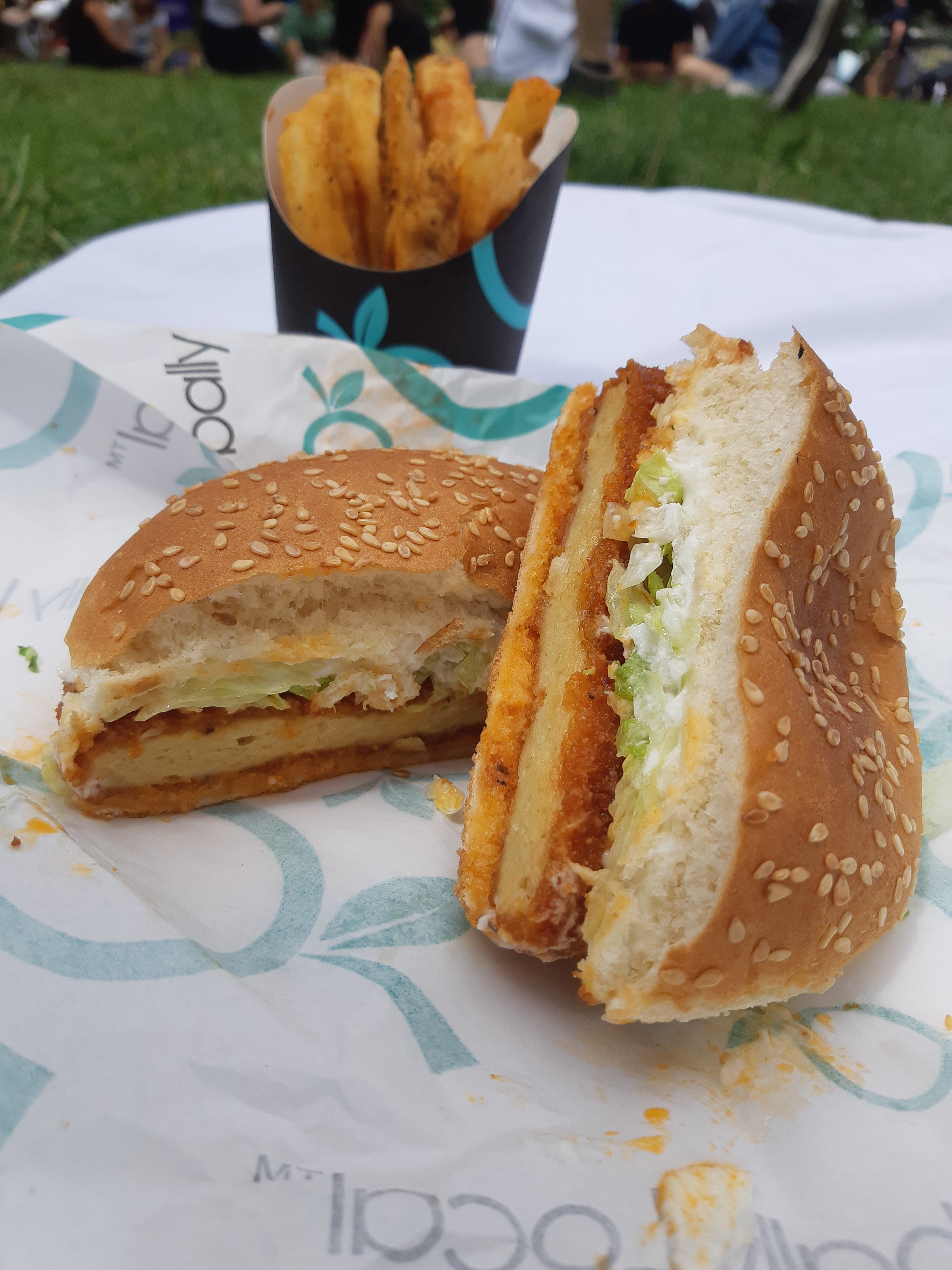 AterImber.com - The Veg Life - Vegandale Festival 2019 Review - Globally Local Buffalo ChickUn Burger and Fries - vegan food, food reviewer, vegan festival